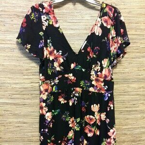 🔥 Floral Sass Alert! Black Xhilaration Mini XXL